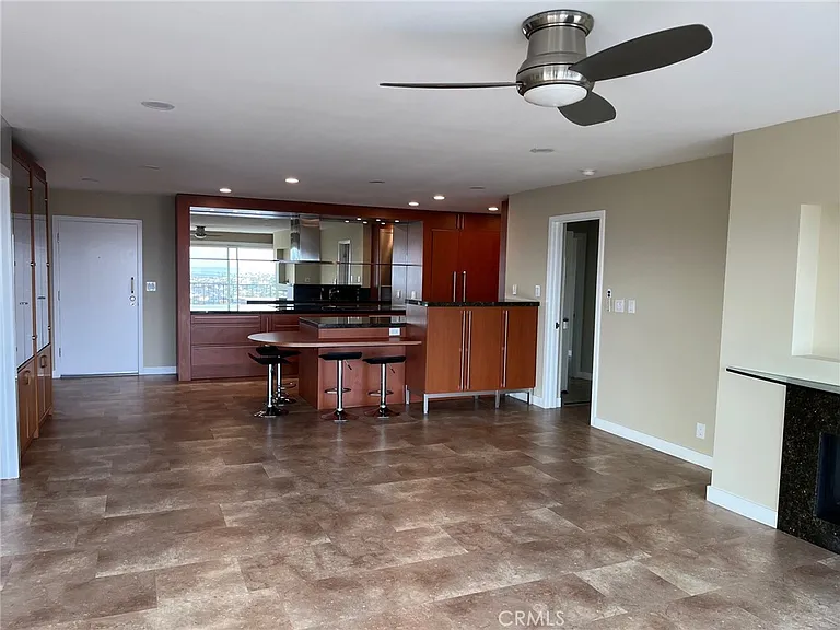 101 Scholz Plz #Penthouse 18 — Photo 25
