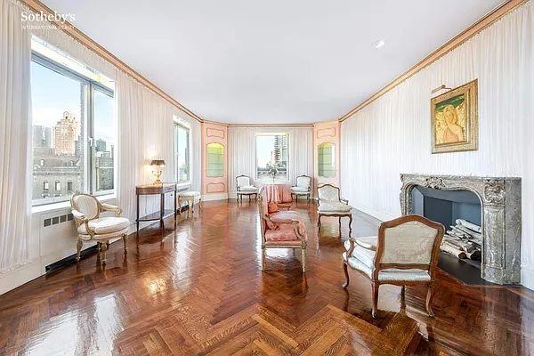 Sold by Sotheby's International Realty | media 1