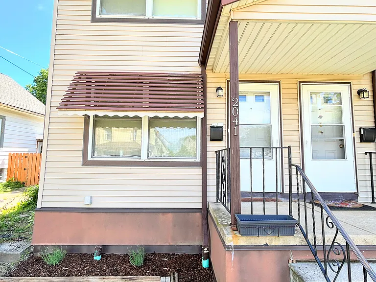2041 Dowd Ave — Photo 1