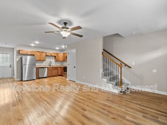 3rd image of 1655 Evans Rd #B3
