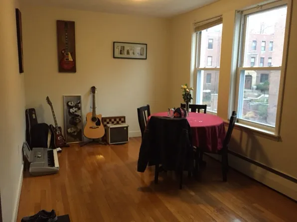 310 Tappan St, Brookline, MA