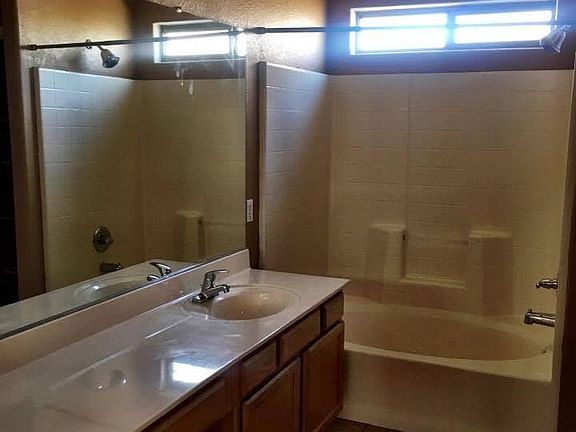 5th image of 2416 E Morrow Dr