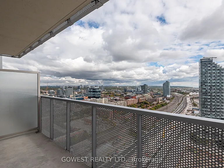 20 Richardson St #2702 — Photo 11