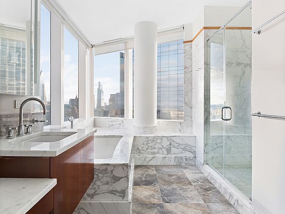 5th image of 80 Columbus Cir #73C