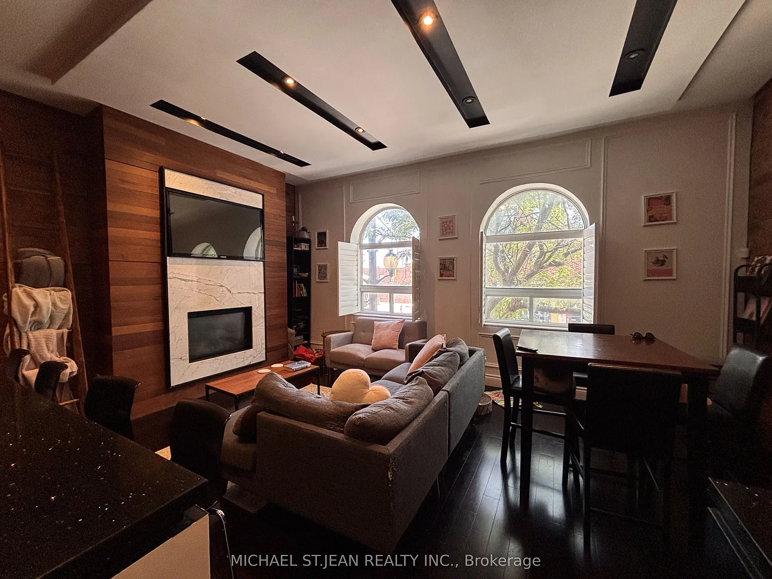 3 bed, $2,399 — Photo 2