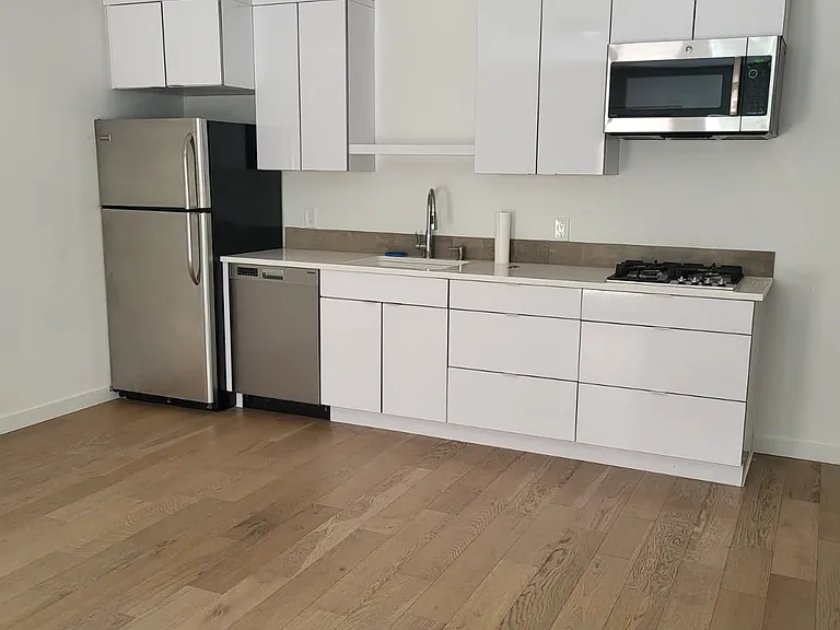 6512 48th Ave NE — Photo 1