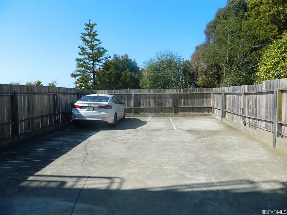 2nd image of 627 41st Ave