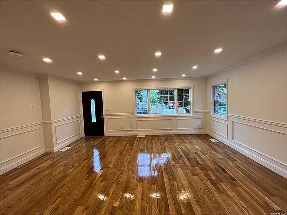 2nd image of 245-76 61st Ave Floor 1