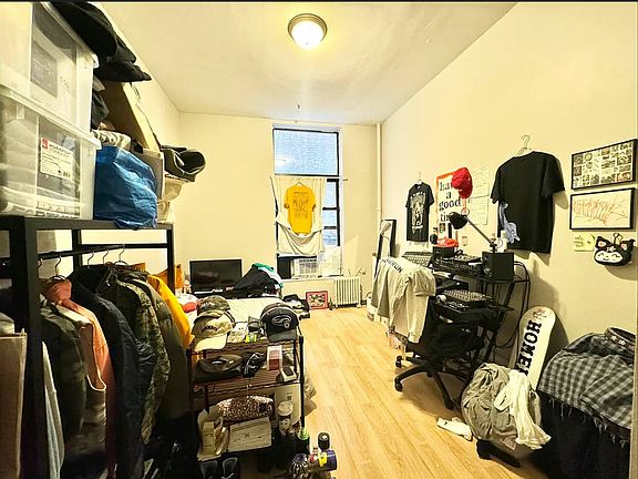 3rd image of 307 E 14th St #102