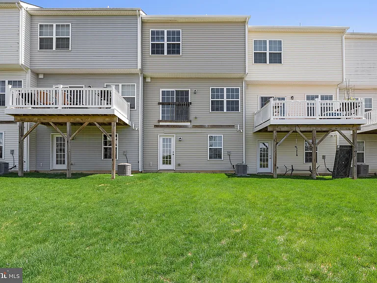 8 Iron Gate Rd — Photo 27