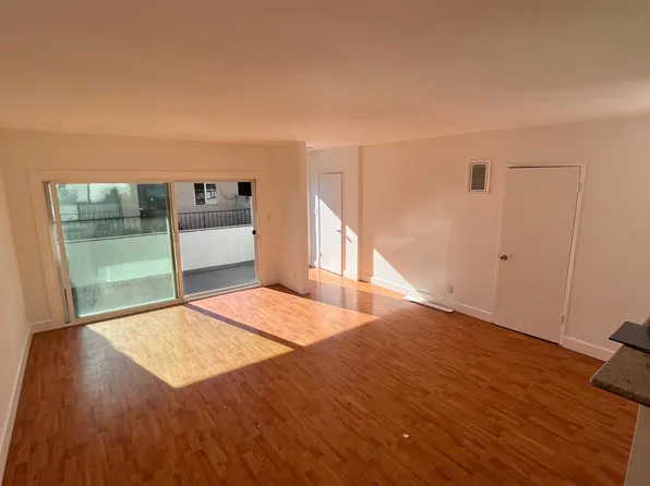 11917 Kiowa Ave APT 7, Los Angeles, CA 90049