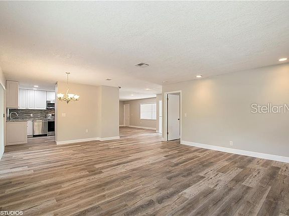 4th image of 635 Willowwood Ave