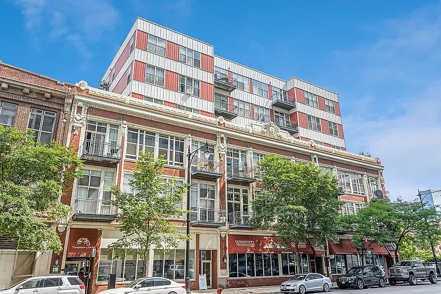 1631 S Michigan Ave #607