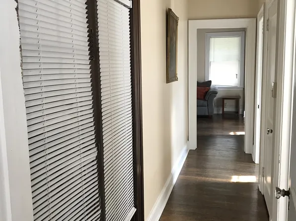 820 11th Ave APT 1, Huntington, WV 25701