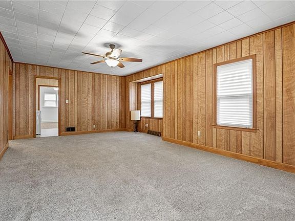 4th image of 2935 NE Walnut Rd