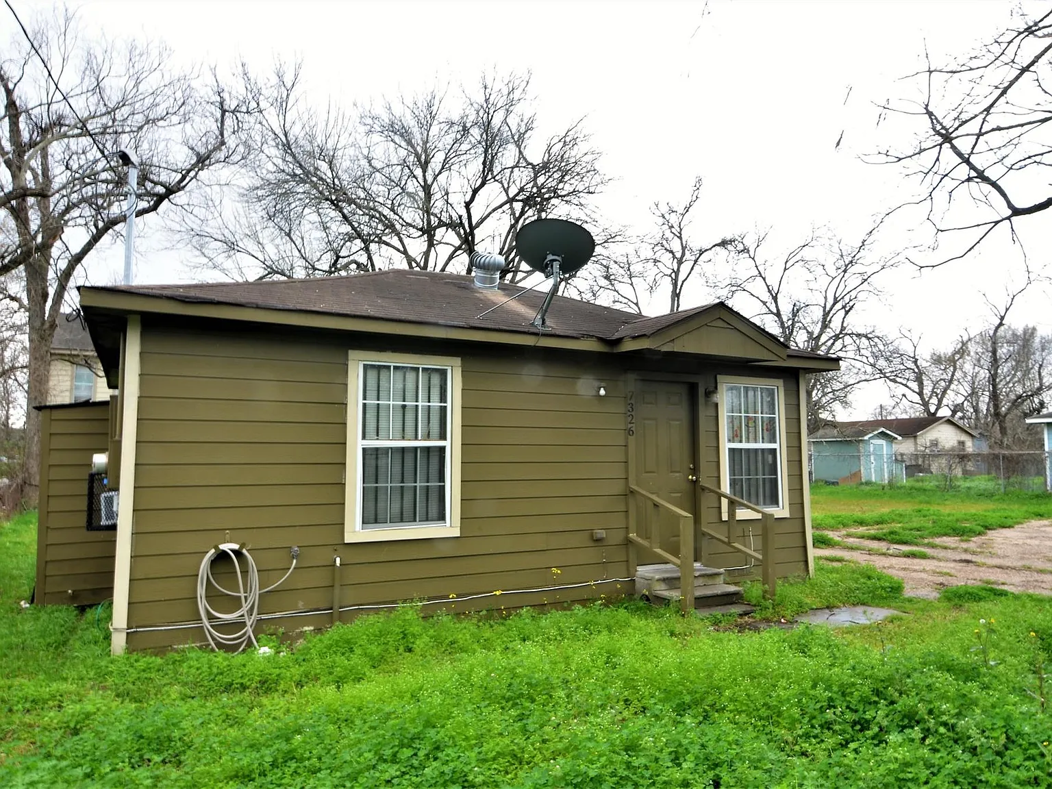 1 bed, 1.0 bath, 480 sqft, $1,049 — Photo 3