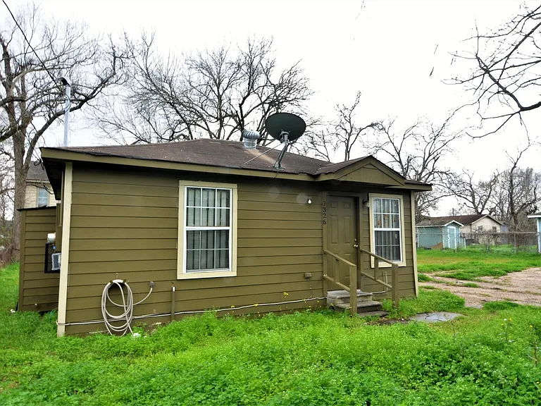 7326 Eagle Pass St — Photo 3