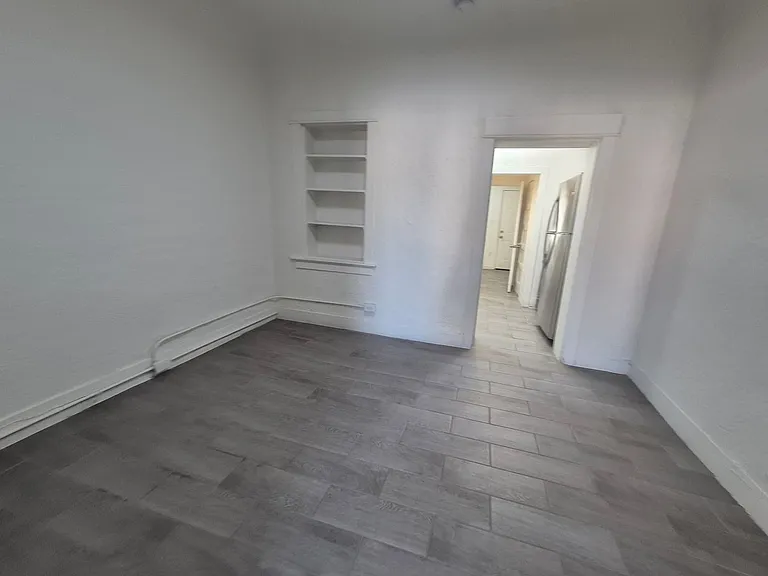 2nd Ave Apartments — Photo 3