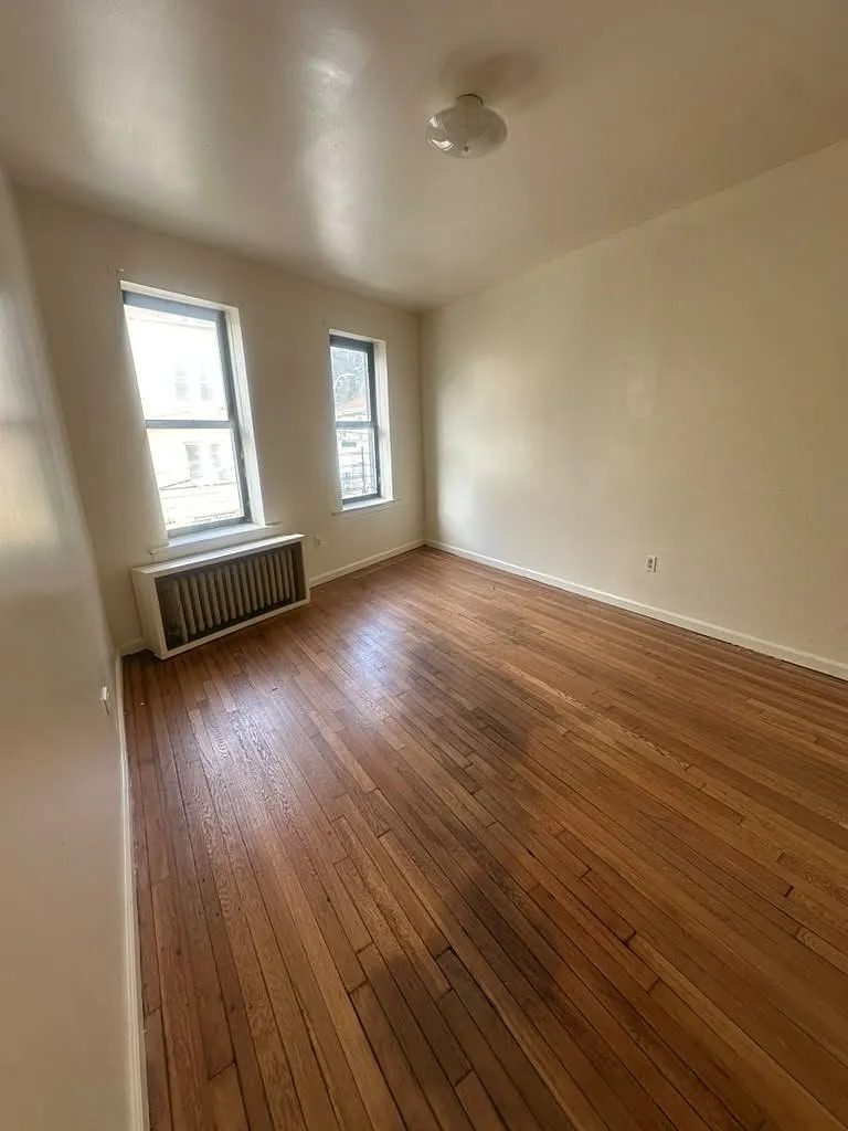 1 bed, 1.0 bath, $2,350 — Photo 1