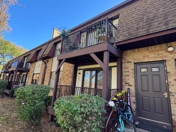 910 N Oaks Blvd, North Brunswick Twp., NJ 08902