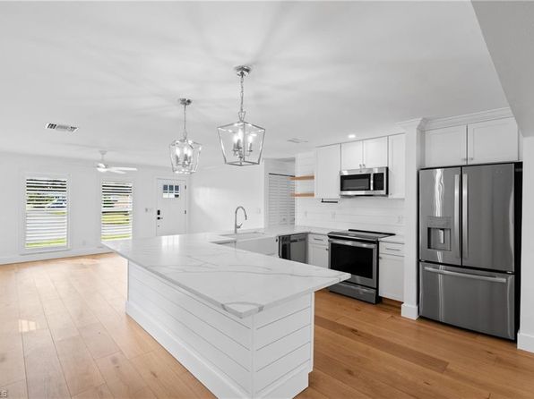 11 Knights Bridge Rd, Naples, FL 34112