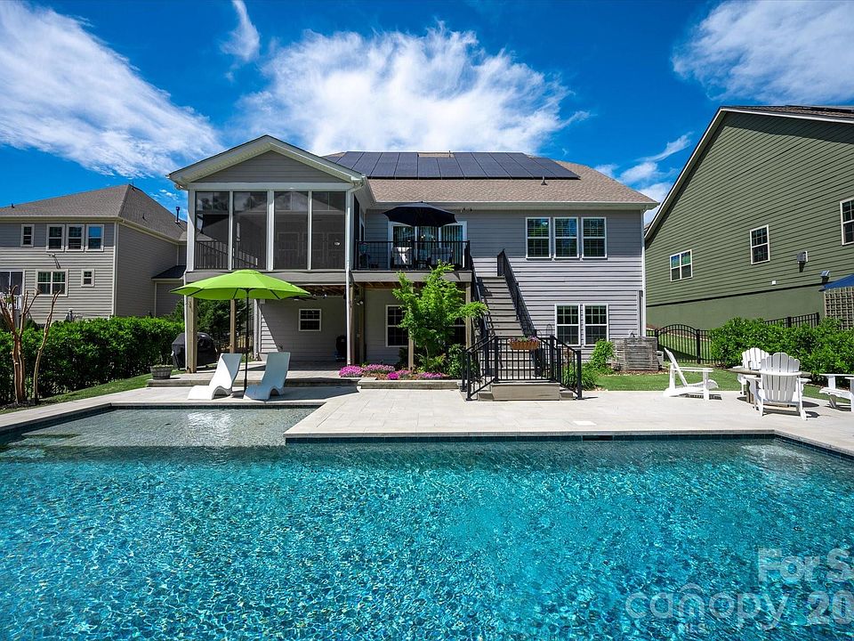 1st image of 171 Sweet Briar Dr
