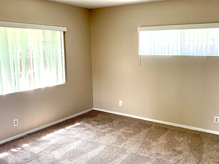 161 Stadium Ave — Photo 3