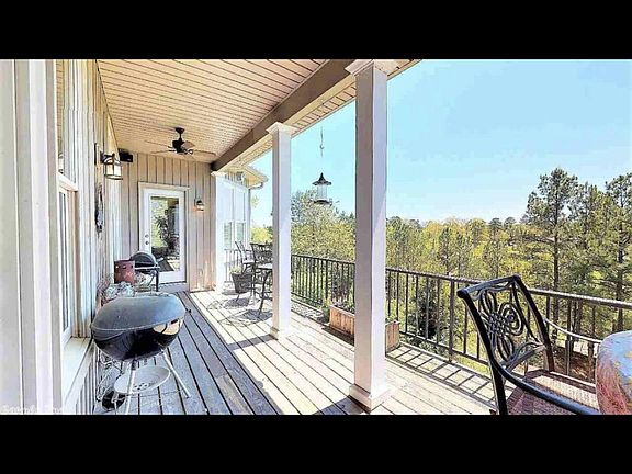 4th image of 164 Lorelei Cir