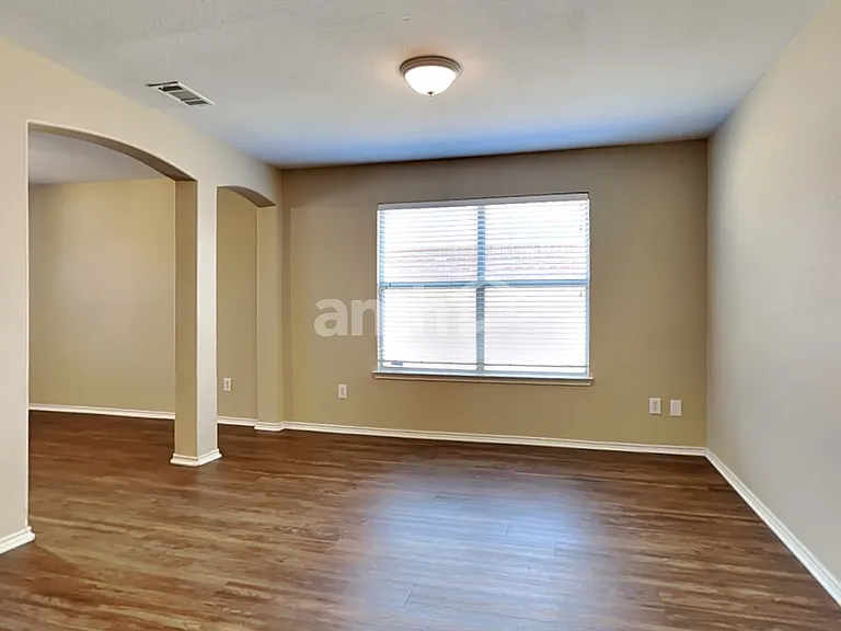 729 Redwing Dr — Photo 6