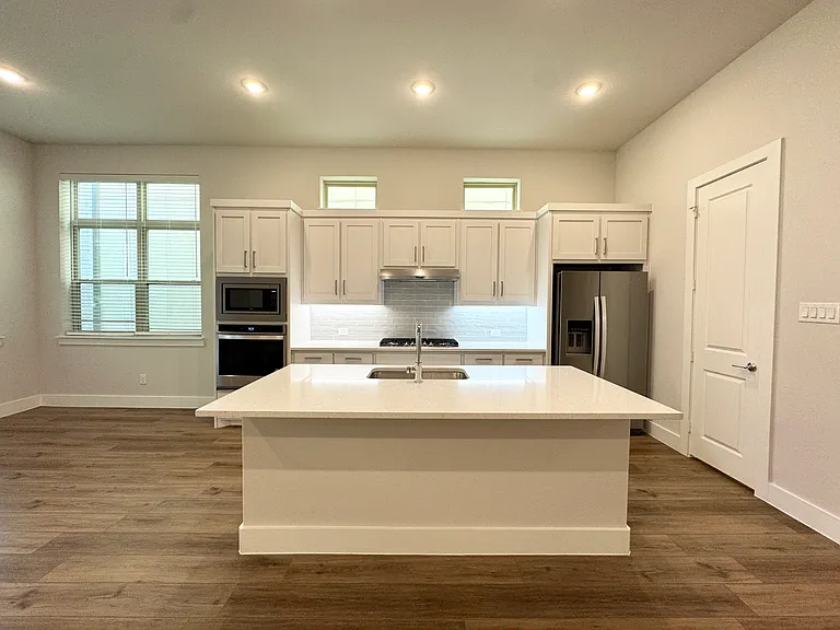 8103 Emsworth Dr — Photo 6