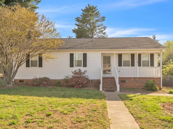 18 Genesis Ct, Greenville, SC 29601