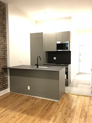 Rented by Sky Management | media 81