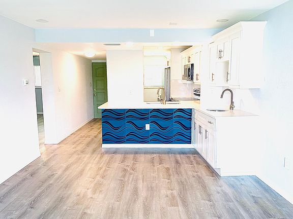 5th image of 1361 Snell Isle Blvd NE APT 3