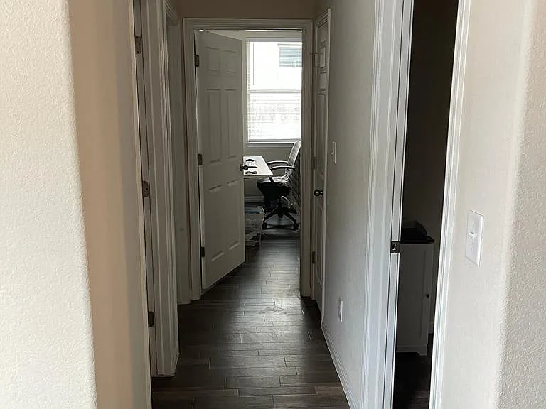 160 Earl Keen St — Photo 5