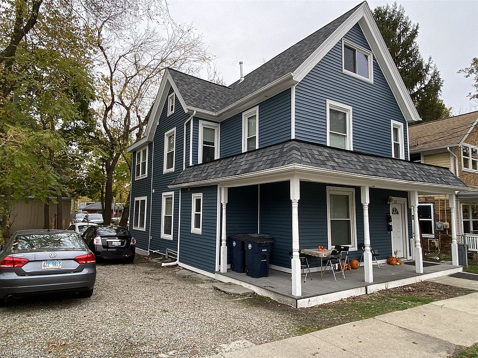 105 E Summit Outside