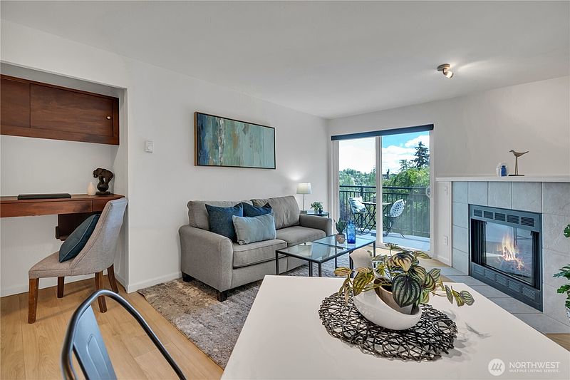 3rd image of 2512 E Madison Street #303