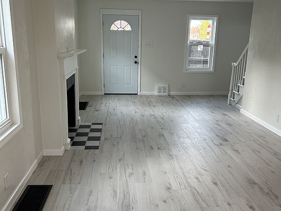 3rd image of 1923 Columbia Ave #1923