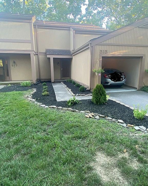 Front View W/garage