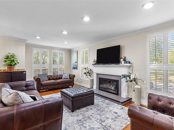 4th image of 5726 Kingsbury Pl