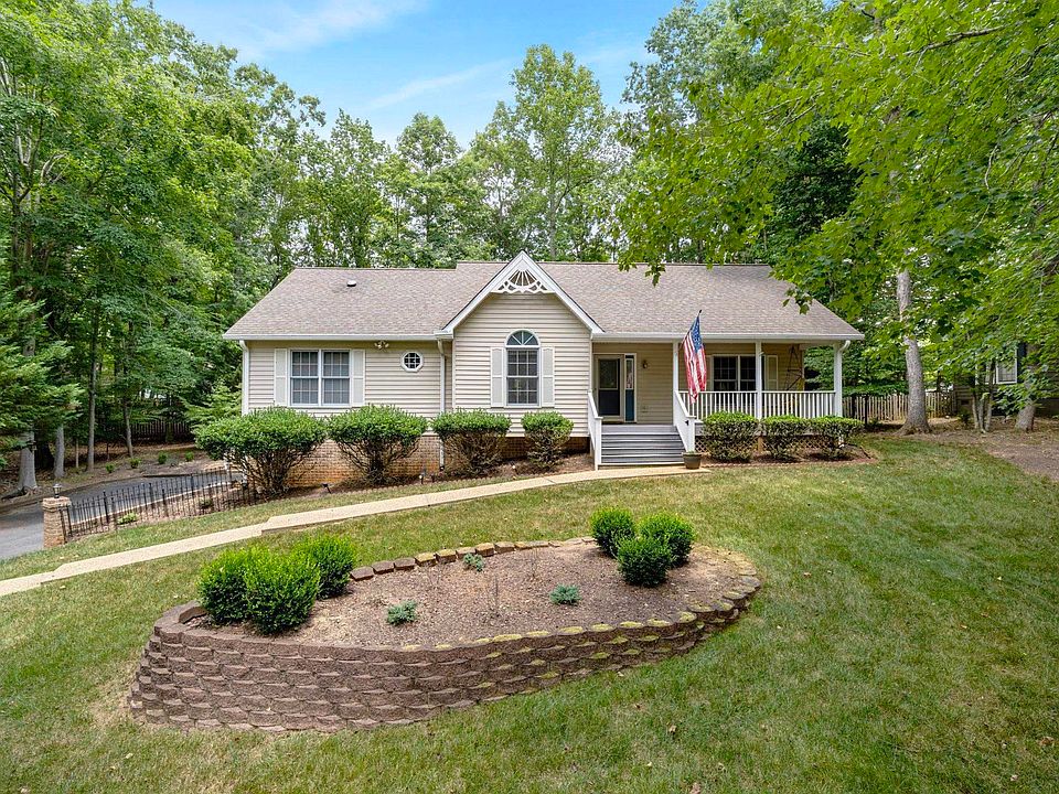 1st image of 248 Jefferson Dr