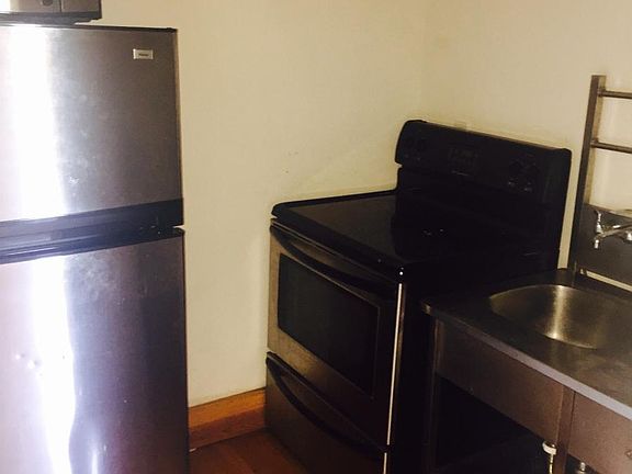 4th image of 305 5th St S APT 5