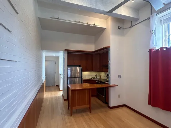 20 West St APT 5, Portland, ME 04102