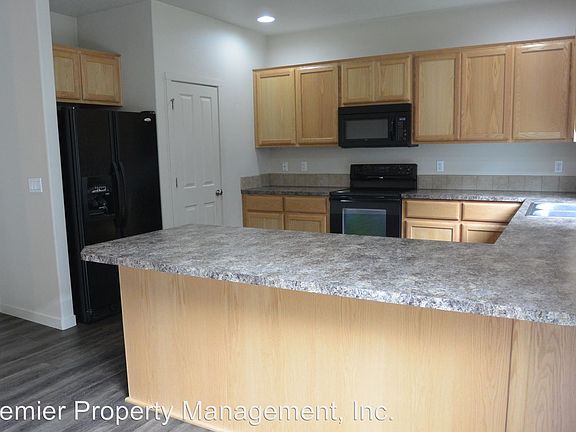 4th image of 3136 NE 120th Ct