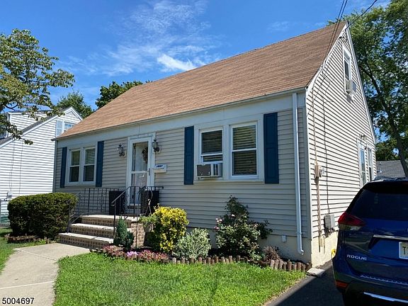 2nd image of 812 Huff Ave