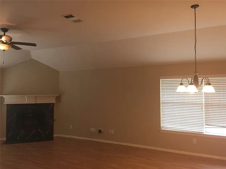 6004 Durango Dr — Photo 6