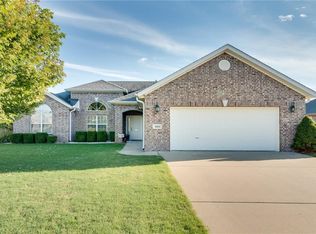 4803 W Soapstone Dr, Fayetteville, AR 72704