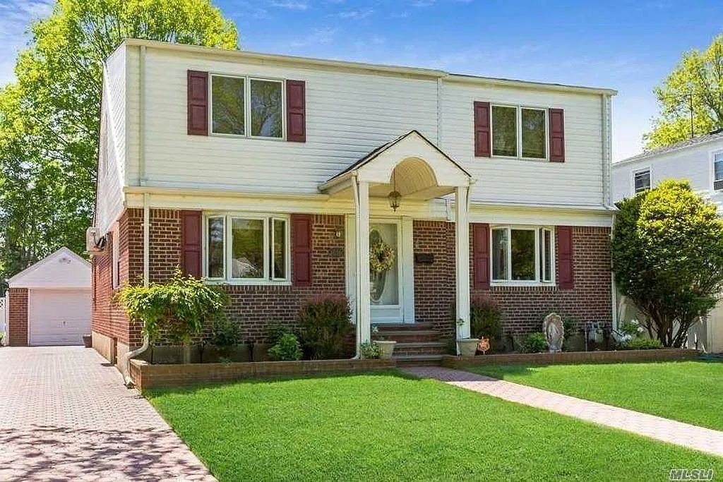 4 bed, 2700 sqft, $5,000 — Photo 1