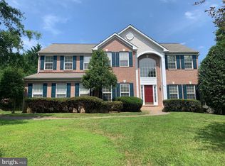 101 Locust Grove Dr, Purcellville, VA 20132