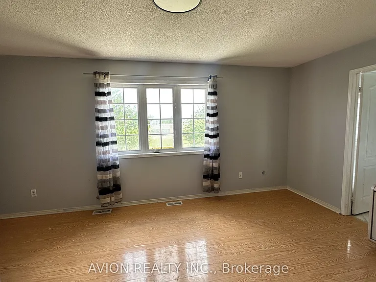 61 Crannyfield Dr — Photo 10
