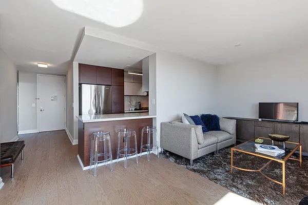 Rented by Greystar | media 5